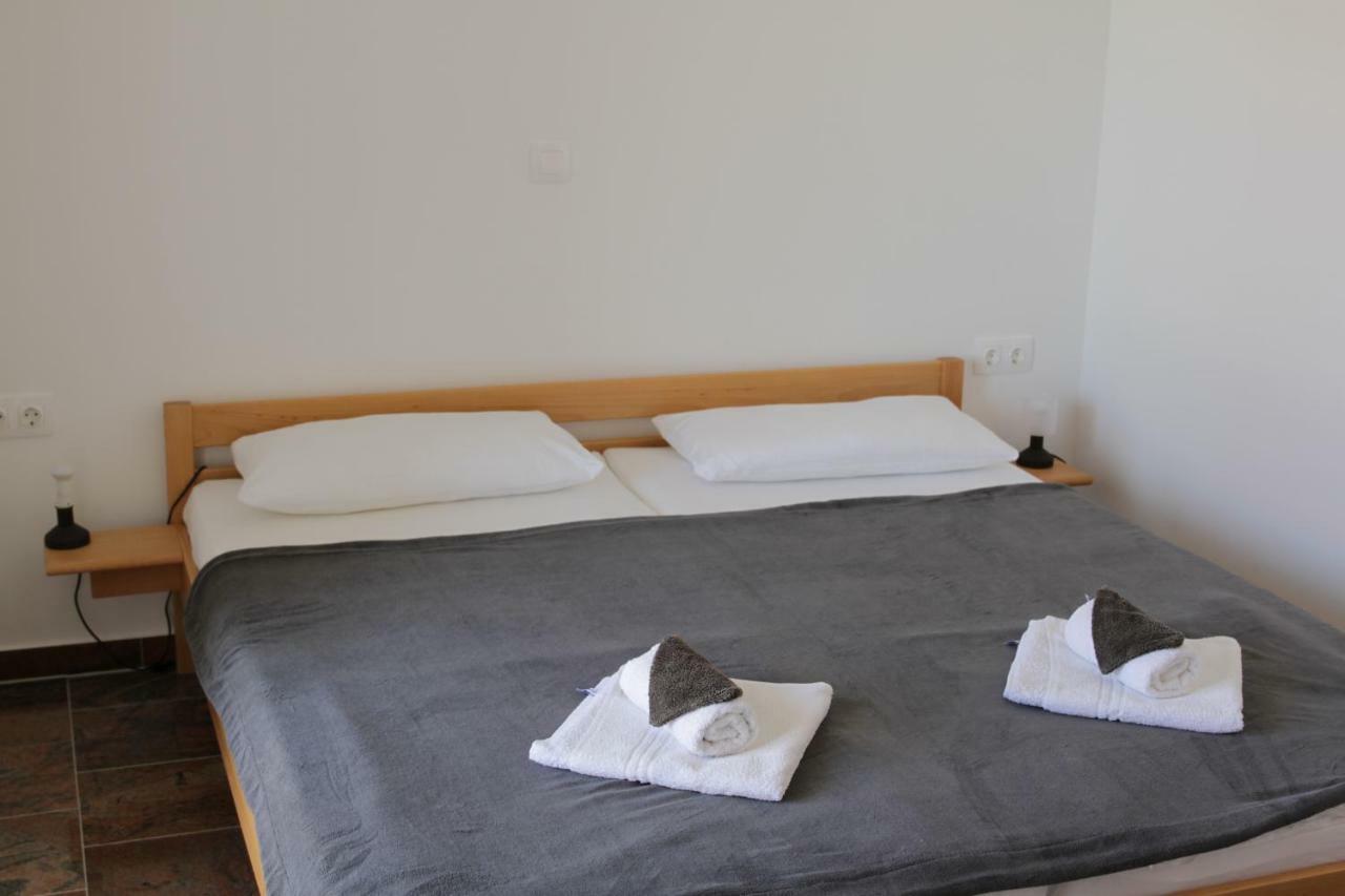 Apartmani Subasic 帕格 外观 照片